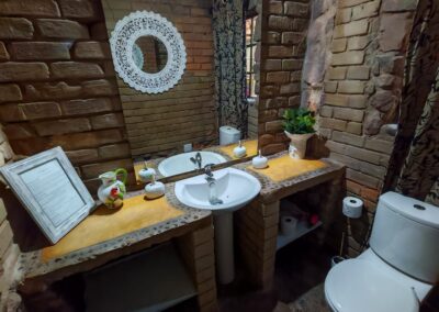 Lily Pond Lethabo Estate accommodation bathroom